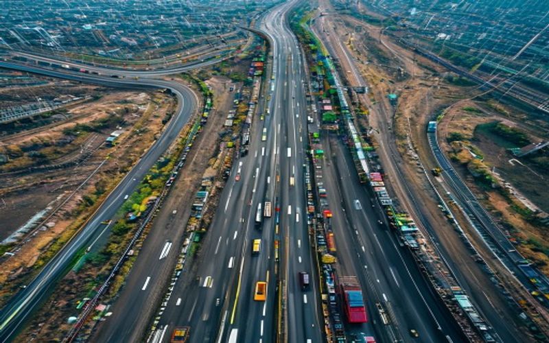 60m Wide Road at Yamuna Express